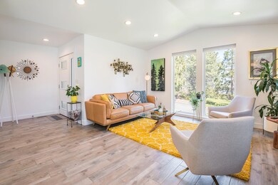 2259 NW 6th St Bend OR 97701-print-010-0