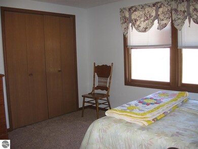 8133 Curtis Rd, Hale, MI 48739 - photo 6