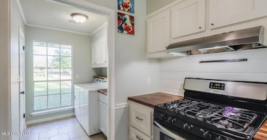 Kitchen/ Laundry