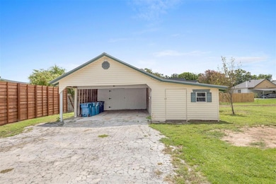 219 Clara St, Jennings, LA 70546 - photo 4