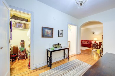 Hampton Court unit B3H, Richmond Hill, NY 11418 - photo 7