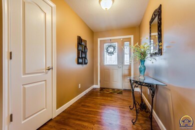 4316 SW Misty Harbor Dr, Topeka, KS 66610 - photo 3