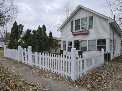 324 S 15th St, Niles, MI 49120 - photo 3