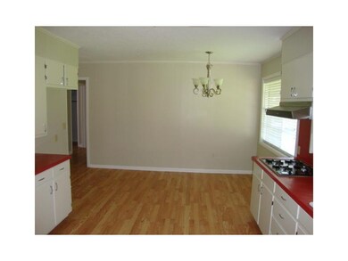 Dining Room. Kitchen to dinning room