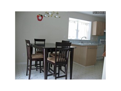 Dinette & kitchen