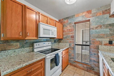3500 Tangle Brush Dr unit 74, the Woodlands, TX 77381 - photo 7