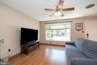 3922 Gatehouse Ln, Skippack, PA 19474 - photo 4