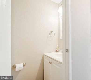 11050 Granby Ct, Reston, VA 20191 - photo 7