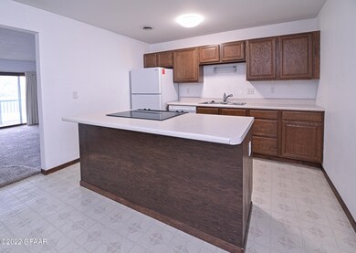 815 Duke Dr unit 417, Grand Forks, ND 58201 - photo 2