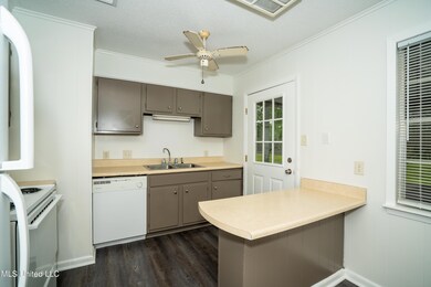 110 Lassere Circle-02254