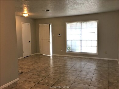 1213 S Ridgefield Cir, College Station, TX 77840 - photo 5