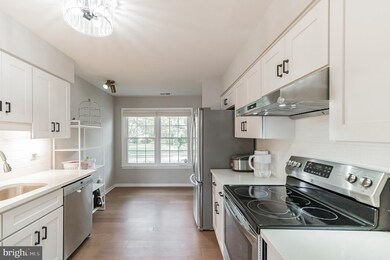 304B Locust St SE unit 13, Vienna, VA 22180 - photo 5