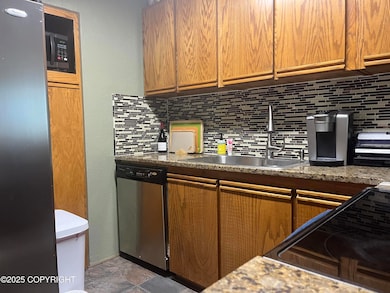 607 Copperbush Ct unit 607, Anchorage, AK 99518 - photo 5