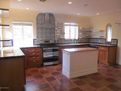 2100 E 10th St, Tucson, AZ 85719 - photo 6