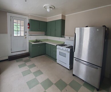 14 Forest St, Lawrence, MA 01841 - photo 4