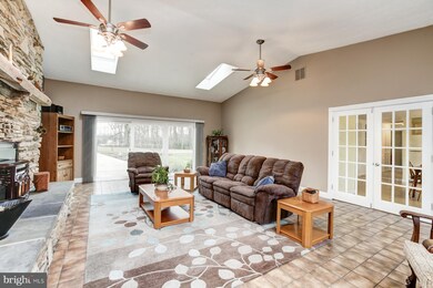 6617 Brooklyn Bridge Rd, Laurel, MD 20707 - photo 7