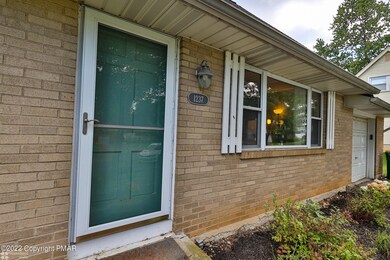 1237 Walnut Ln, Macungie, PA 18062 - photo 4