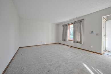 3022 Brixton Dr E, Springfield, OH 45503 - photo 6