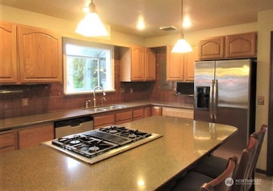 2213 NW 65th St, Seattle, WA 98117 - photo 5