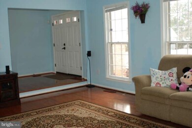 9105 Bakerhill Ct, Montgomery Village, MD 20886 - photo 2