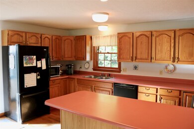 6 Hayman Cir, Newton, NH 03858 - photo 5