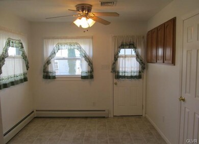 238 Oak St, Walnutport, PA 18088 - photo 3