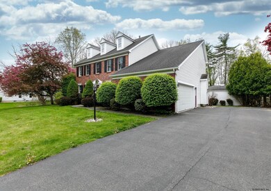 715 Wasentha Way, Slingerlands, NY 12159 - photo 2