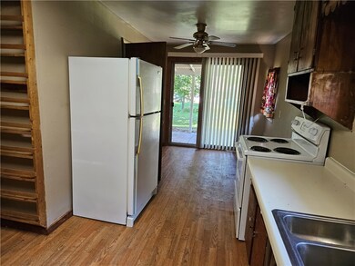 Kitchen / Dining Area