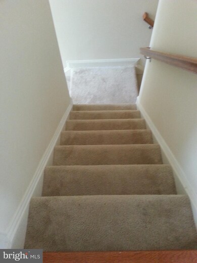 4907 Potomac Highlands Cir unit 140, Triangle, VA 22172 - photo 2