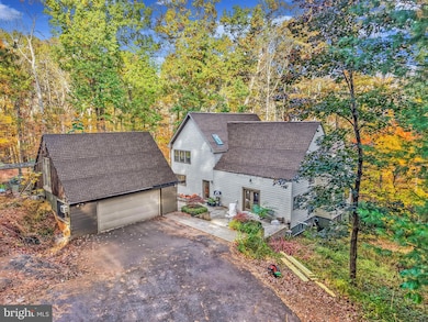 10450 Hunter View Rd, Vienna, VA 22181 - photo 2