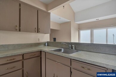 801 NW Coast St unit 2 St, Newport, OR 97365 - photo 5