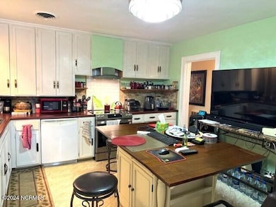 Kitchen 1