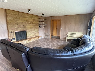 136 NE Ash St, Sheridan, OR 97378 - photo 7