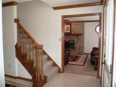 Entry/Foyer.