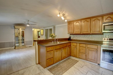 218 Bean St - Kitchen: Living Room