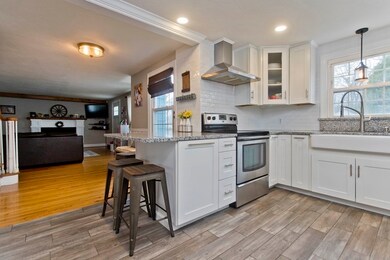 15 Barrett St, Ludlow, MA 01056 - photo 4