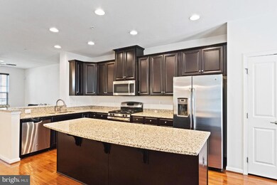 22868 Glacier Lily Dr, Clarksburg, MD 20871 - photo 3