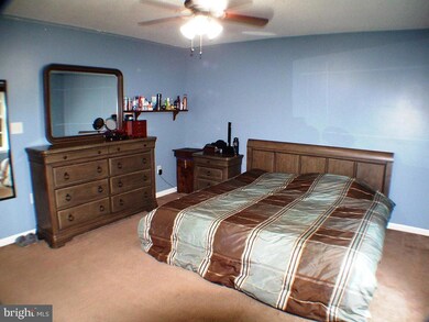 274 Chimney Dr, Bunker Hill, WV 25413 - photo 5