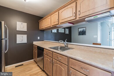 302 Wendover Dr, Norristown, PA 19403 - photo 7