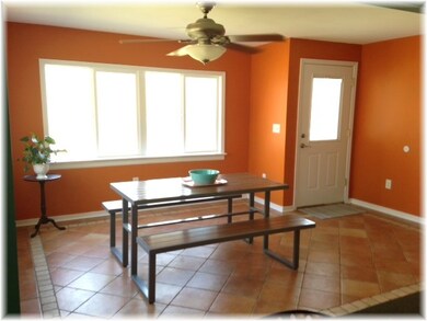 Beautiful SUNROOM/BREAKFAST ROOM with Terra cotta 