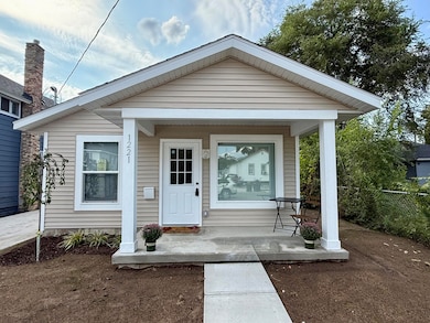 1221 Sanford St, Muskegon, MI 49441 - photo 3