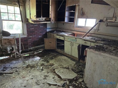 1338 Pinewood Ave, Toledo, OH 43607 - photo 6