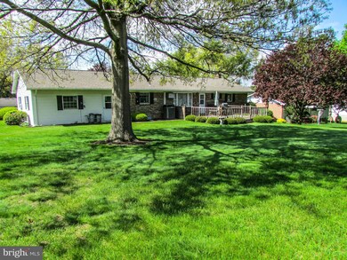 2966 Jefferson Dr, Chambersburg, PA 17201 - photo 3