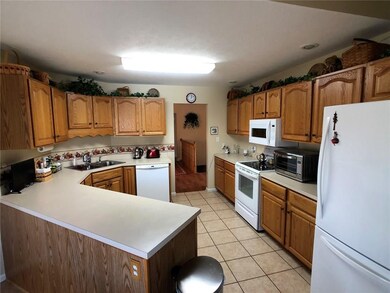 4688 29th St, Columbus, IN 47203 - photo 7