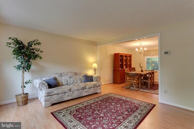 8741 Cardinal Forest Cir, Laurel, MD 20723 - photo 7