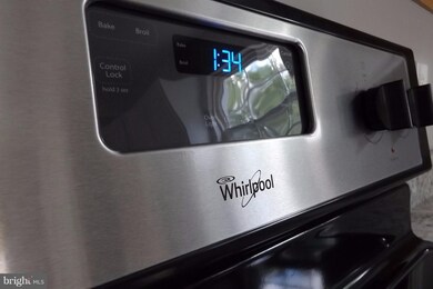 18 Lincoln Ave SW, Glen Burnie, MD 21061 - photo 5