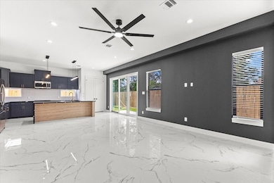 5110 Longmeadow St unit B, Houston, TX 77033 - photo 7