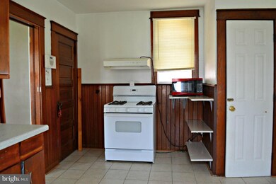 875 Manor St, Lancaster, PA 17603 - photo 3