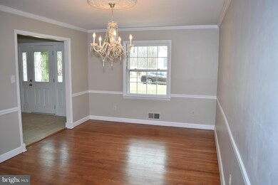 4612 Lawn Ct, Fairfax, VA 22032 - photo 5