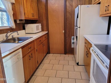 111 Widgeon Ln, Lords Valley, PA 18428 - photo 6